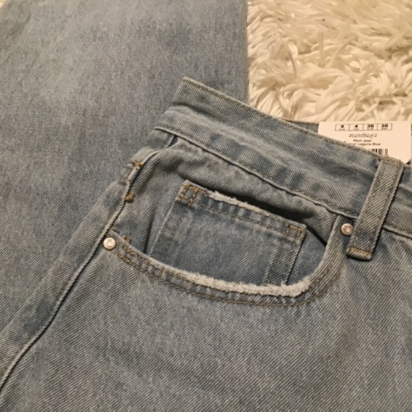 High Waisted Cotton On Mom Jeans NWT - Picture 3 of 9